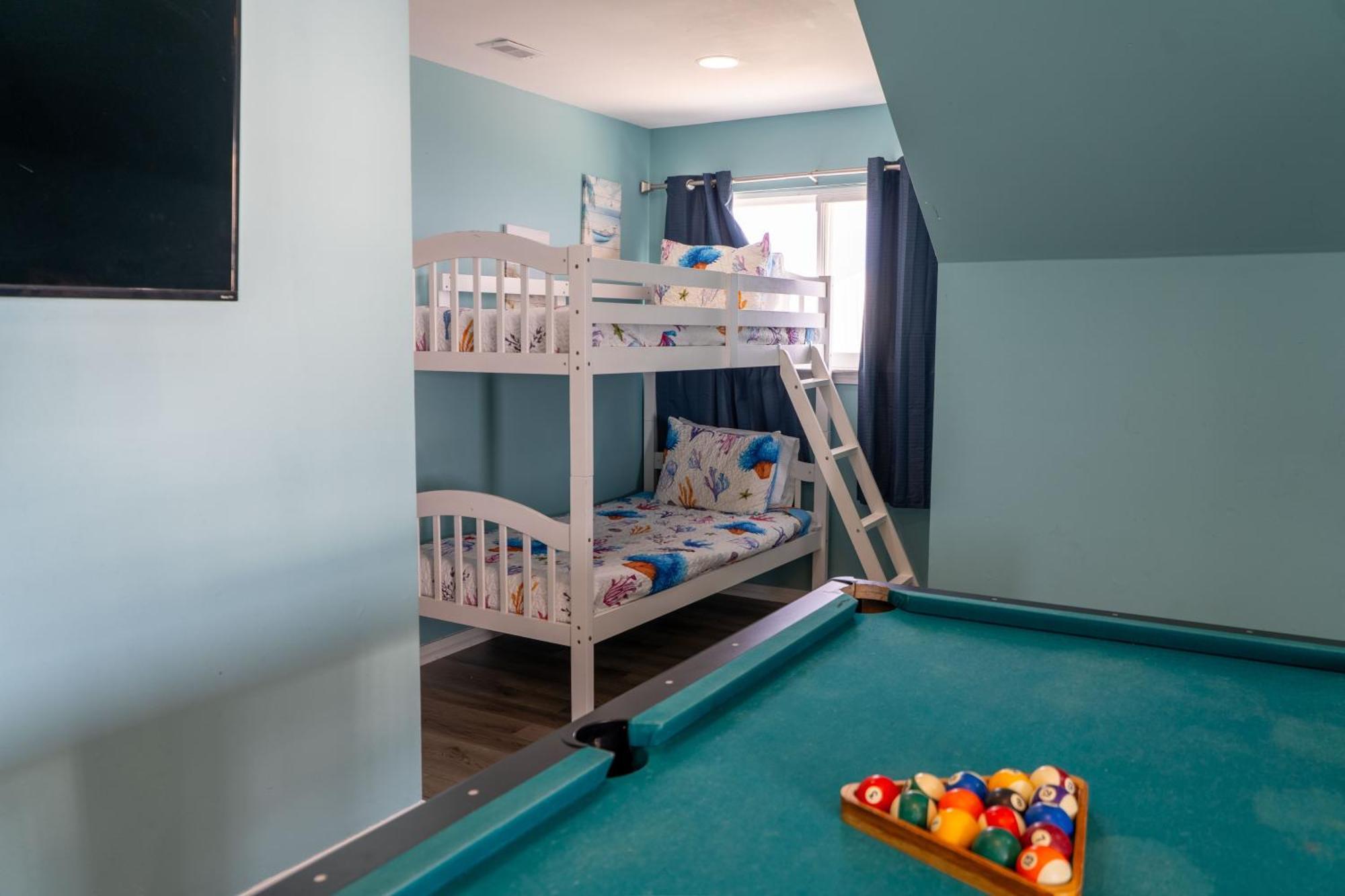 Strand Castle - Gulf Front! An Ideal Layout With Game Room, Small Private Pool, And Roof Top Crow'S Nest! Home Dauphin Island Eksteriør bilde